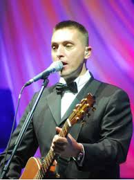Ákos igazán